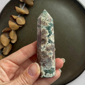 Grøn blomster agat krystaltårn (nr. 1)