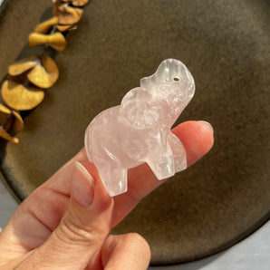 Rosakvarts elefant
