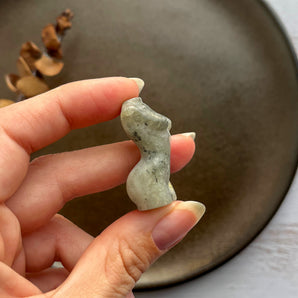 Labradorit kvindekrop