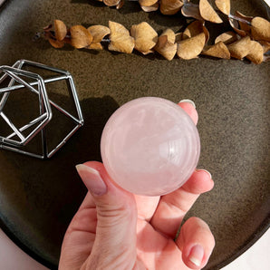 Rosakvarts krystalkugle (nr. 1)