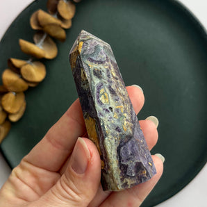 Breccia jaspis krystaltårn (nr. 2)