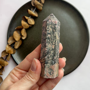 Rhodonit krystaltårn (nr. 3)