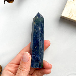 Sodalit krystaltårn (nr. 1)