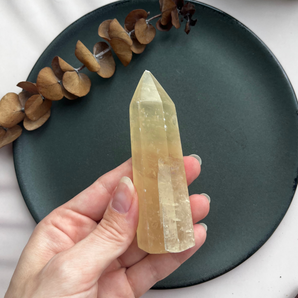 Honning calcit tårn (x) (OUTLET)