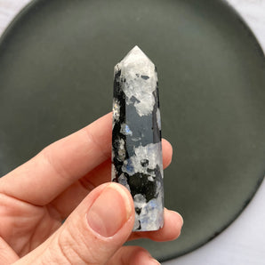 Regnbue månesten tårn (nr. 1)