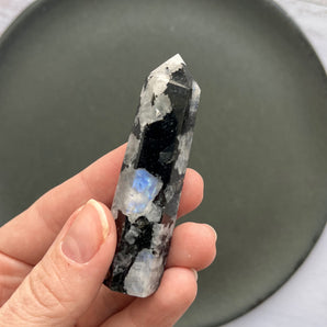 Regnbue månesten tårn (nr. 1)