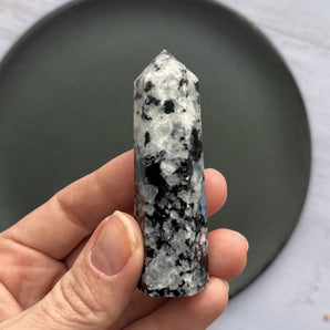 Regnbue månesten tårn (nr. 2)