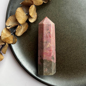 Rhodonit krystaltårn (nr. 2)