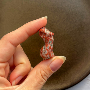 Rød jaspis kvindekrop