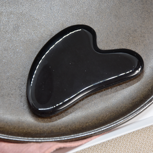 Gua sha obsidian