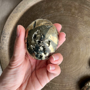 Pyrit palm stone